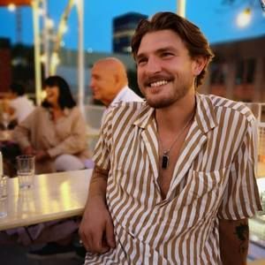 Meet your Posher, Julien